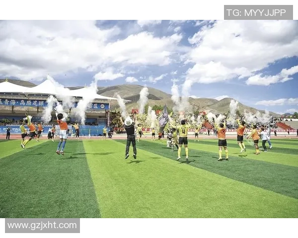 足球明星身着藏族服装展现民族风情引发热议视频分享