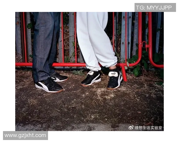 日本足球明星的鞋子选择与时尚潮流的完美结合解析 日本足球明星的鞋子选择与时尚潮流的完美结合解析