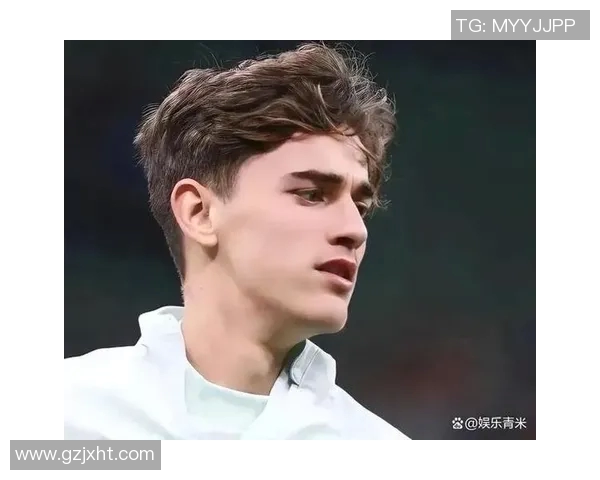 足球明星写真全集揭秘球场背后的风采与魅力